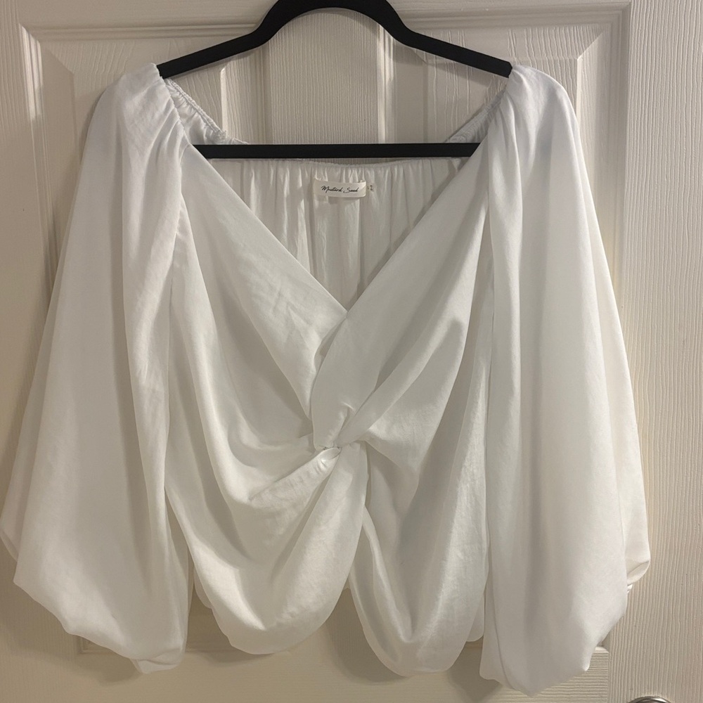 Mustard Seed White Knot-Front Balloon Sleeve Top